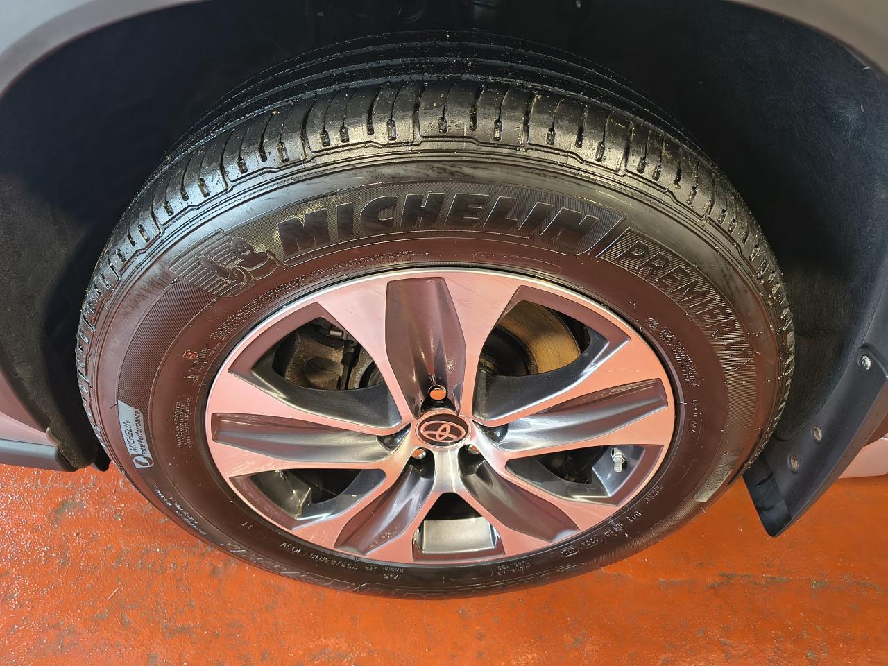 2024 Toyota Highlander XLE AWD Photo