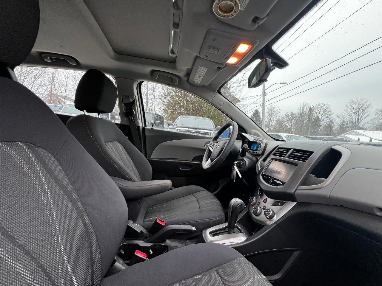 2014 Chevrolet Sonic 5dr HB LT Auto - Photo #12