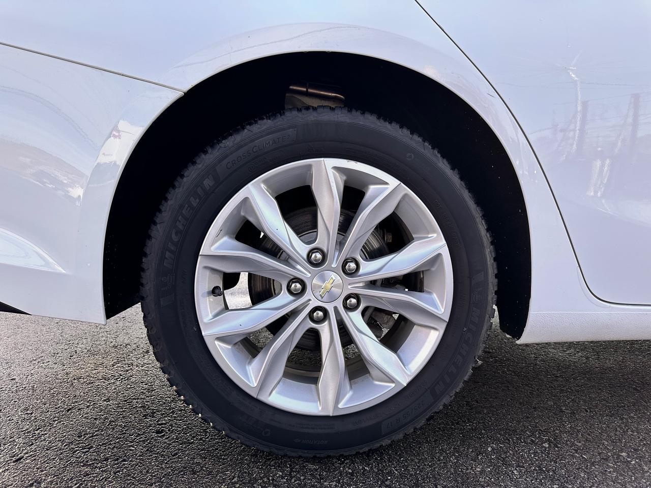 2020 Chevrolet Malibu CARPLAY, HEATED SEATS, FINANCING AVAB!