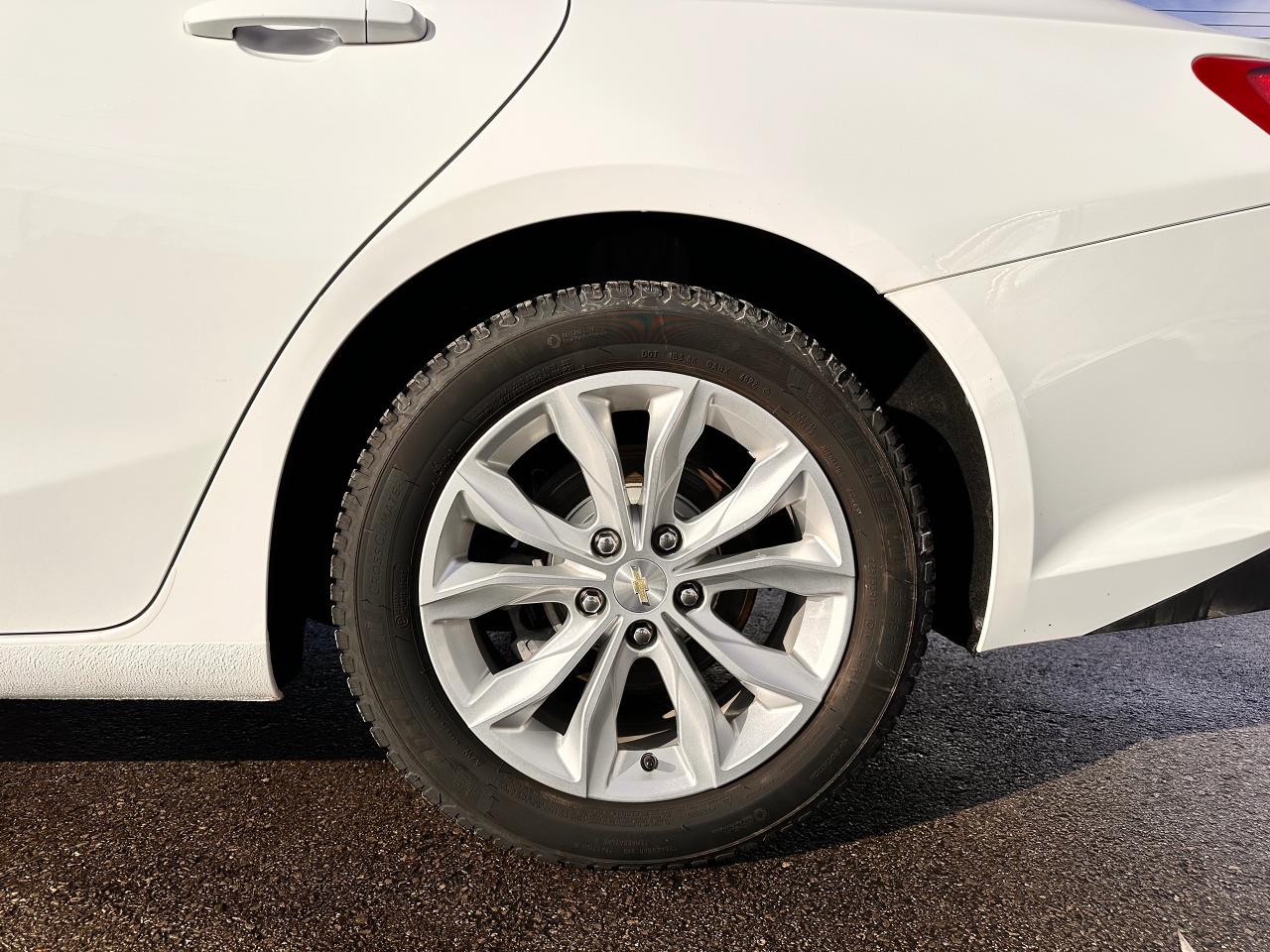 2020 Chevrolet Malibu CARPLAY, HEATED SEATS, FINANCING AVAB!