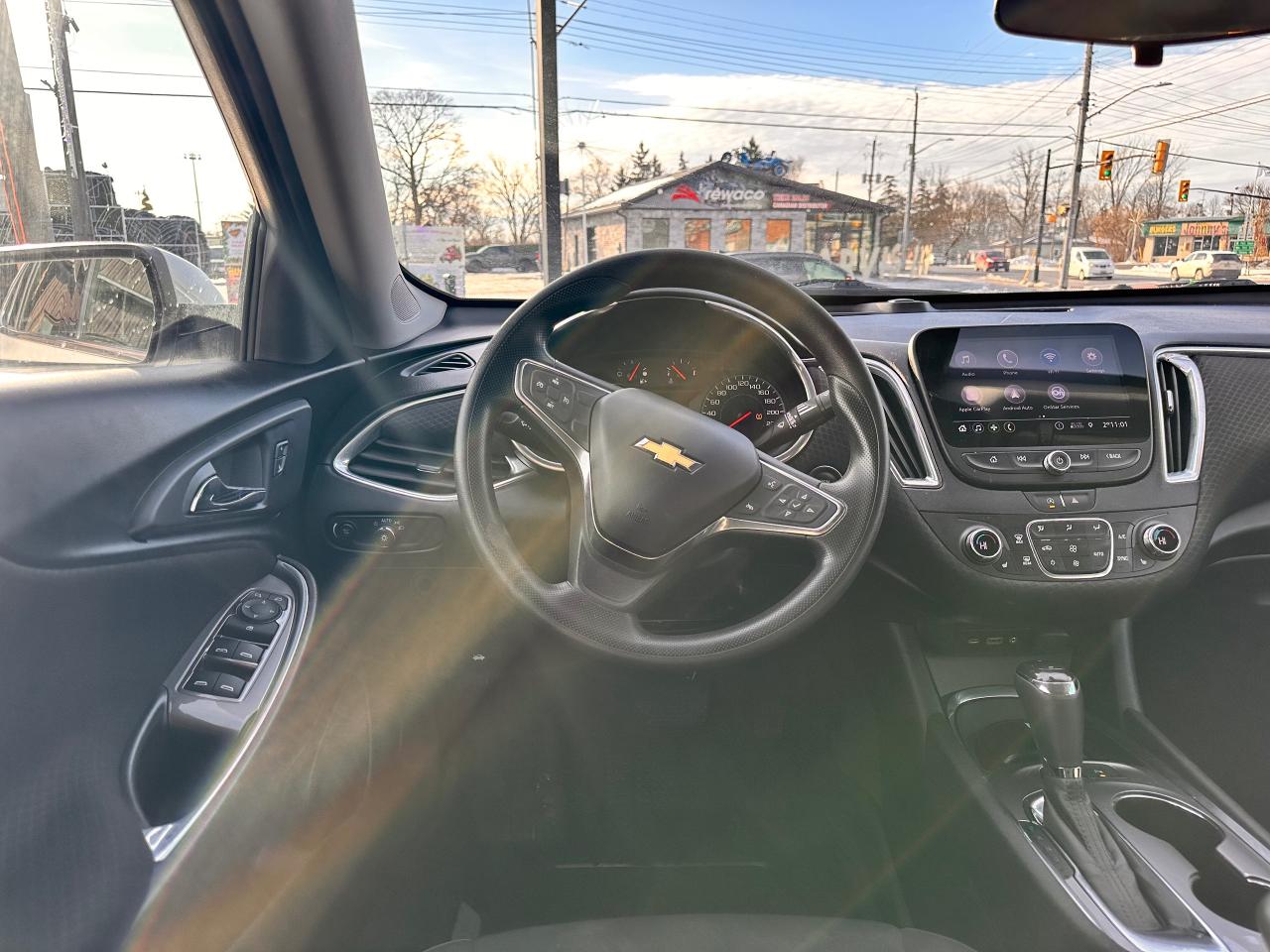 2020 Chevrolet Malibu CARPLAY, HEATED SEATS, FINANCING AVAB! Photo