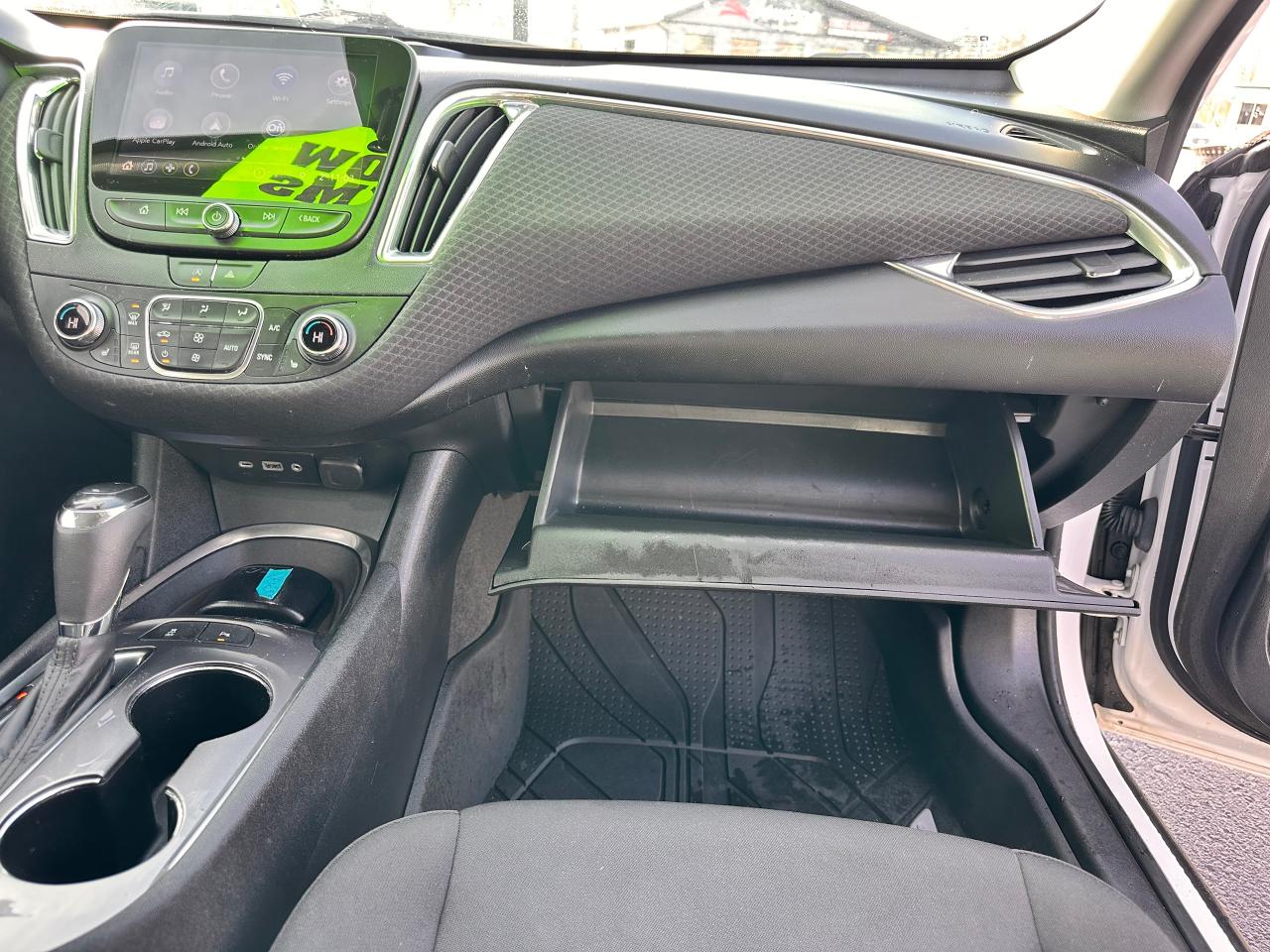 2020 Chevrolet Malibu CARPLAY, HEATED SEATS, FINANCING AVAB!