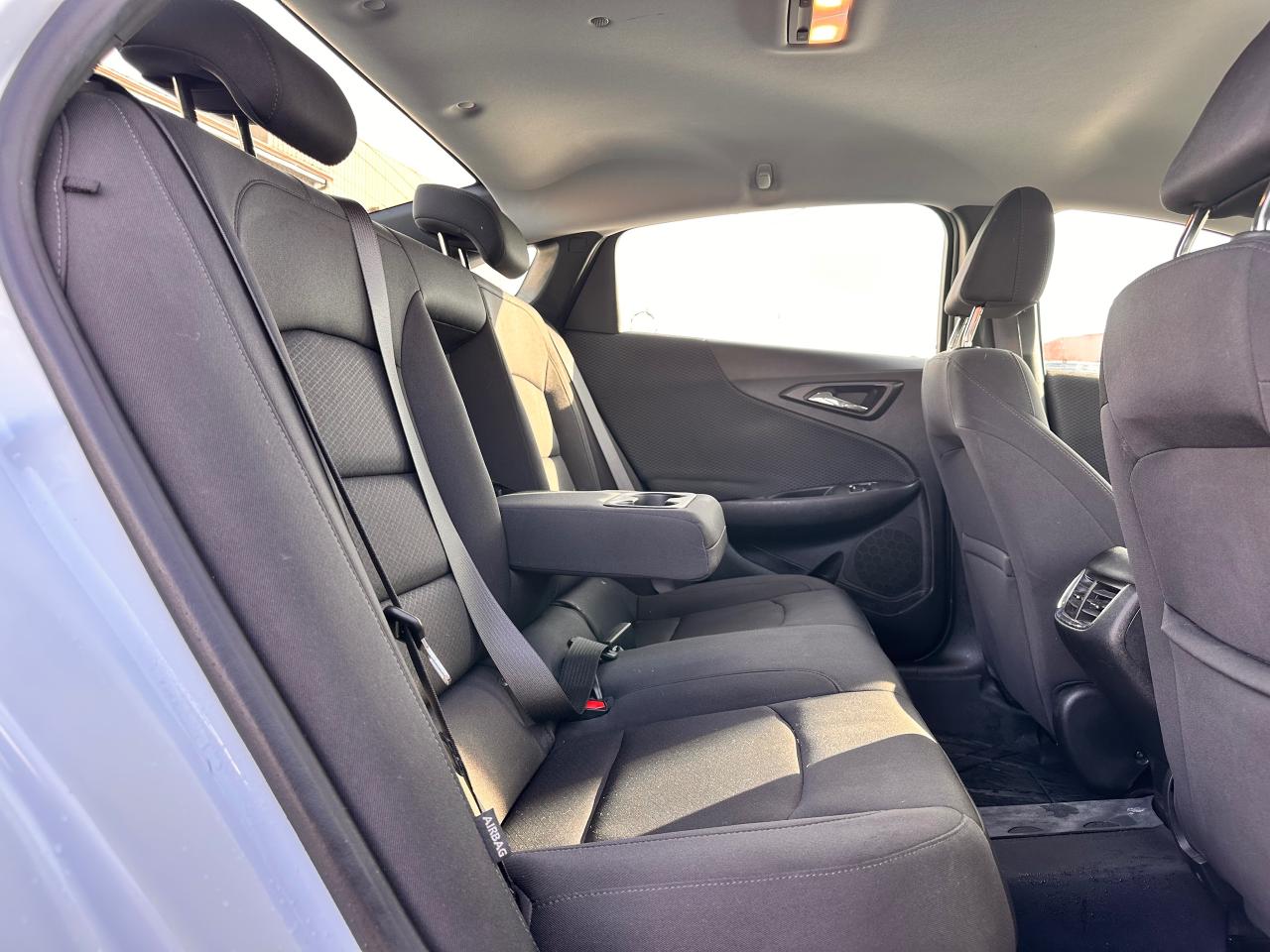 2020 Chevrolet Malibu CARPLAY, HEATED SEATS, FINANCING AVAB! Photo