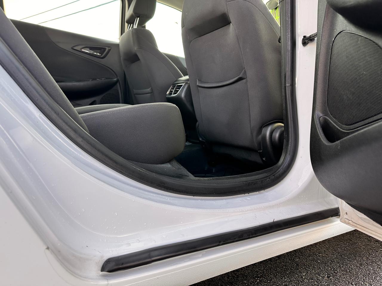 2020 Chevrolet Malibu CARPLAY, HEATED SEATS, FINANCING AVAB!