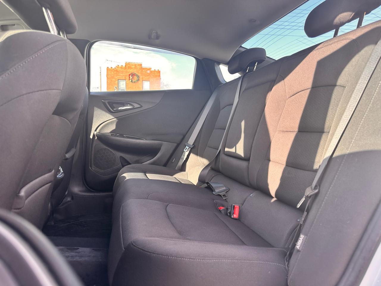 2020 Chevrolet Malibu CARPLAY, HEATED SEATS, FINANCING AVAB! Photo