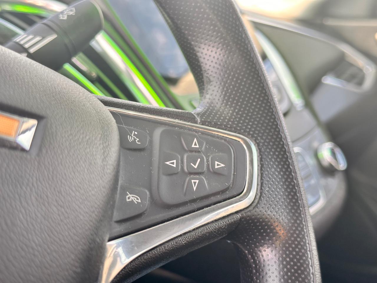 2020 Chevrolet Malibu CARPLAY, HEATED SEATS, FINANCING AVAB!