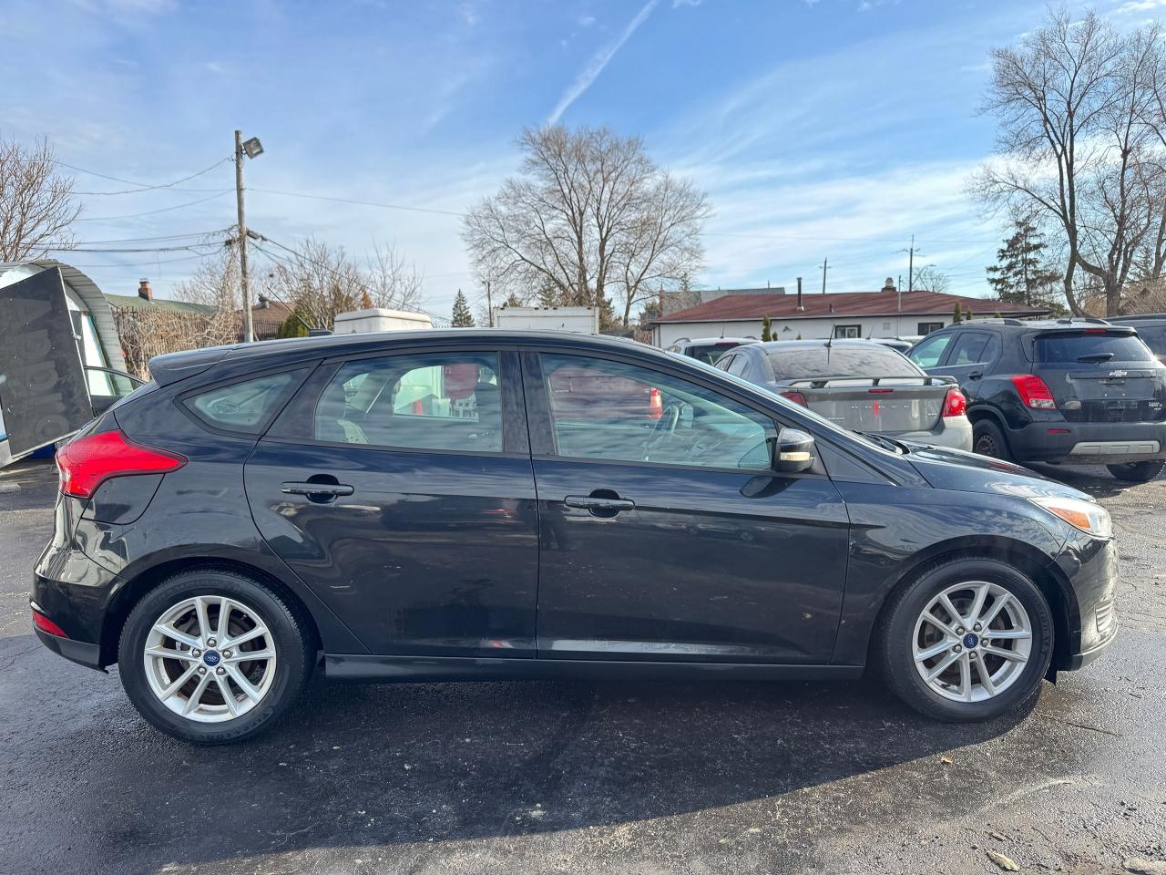 2015 Ford Focus SE HB | CERTIFIED Photo3