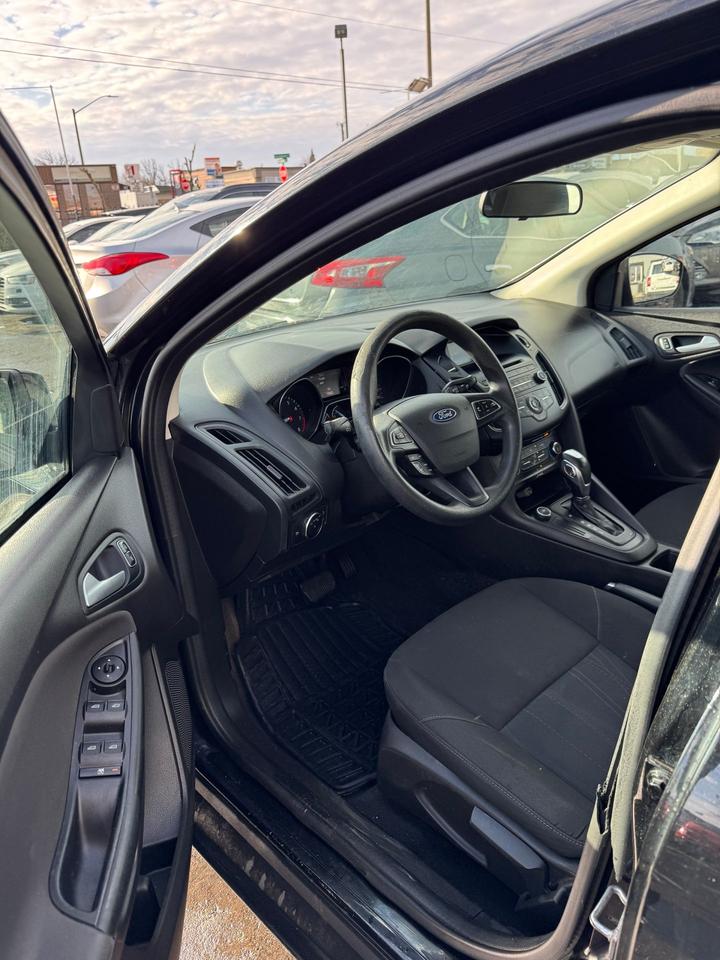 2015 Ford Focus SE HB | CERTIFIED Photo