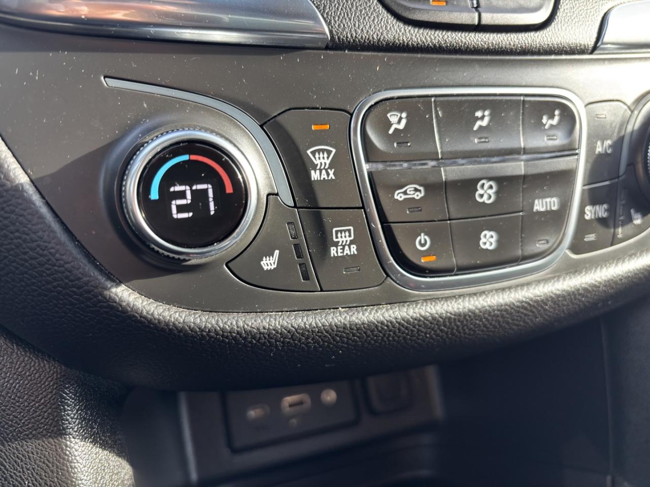 2023 Chevrolet Equinox LT ~ACCIDENT FREE~ Photo