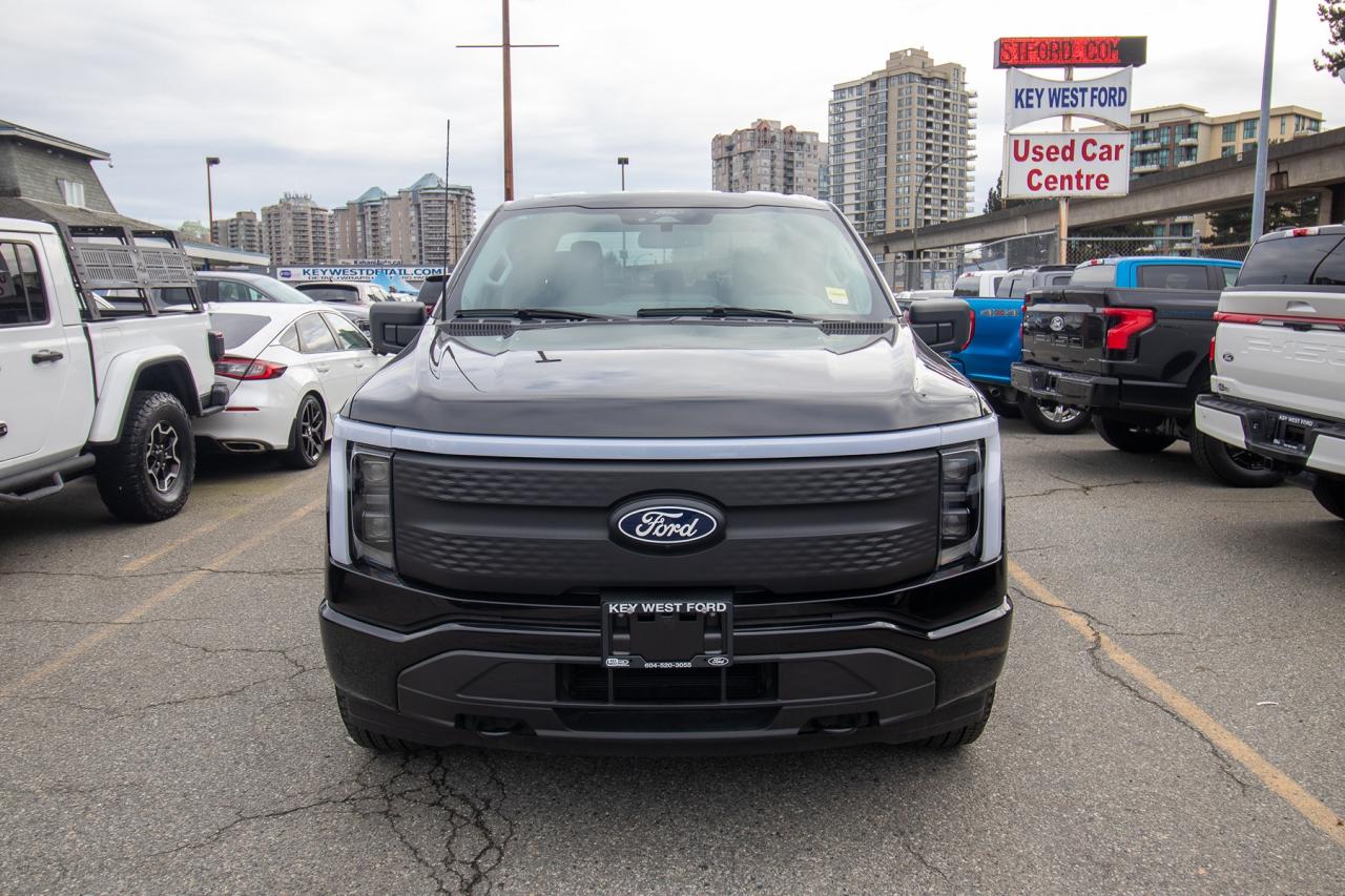 2025 Ford F-150 Lightning XLT 4WD SuperCrew Photo3
