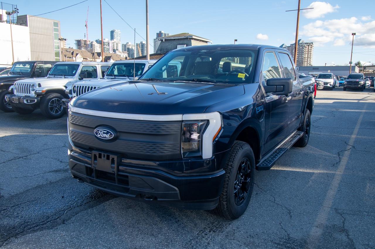 2025 Ford F-150 Lightning XLT 4WD SuperCrew 5.5' Box Photo1