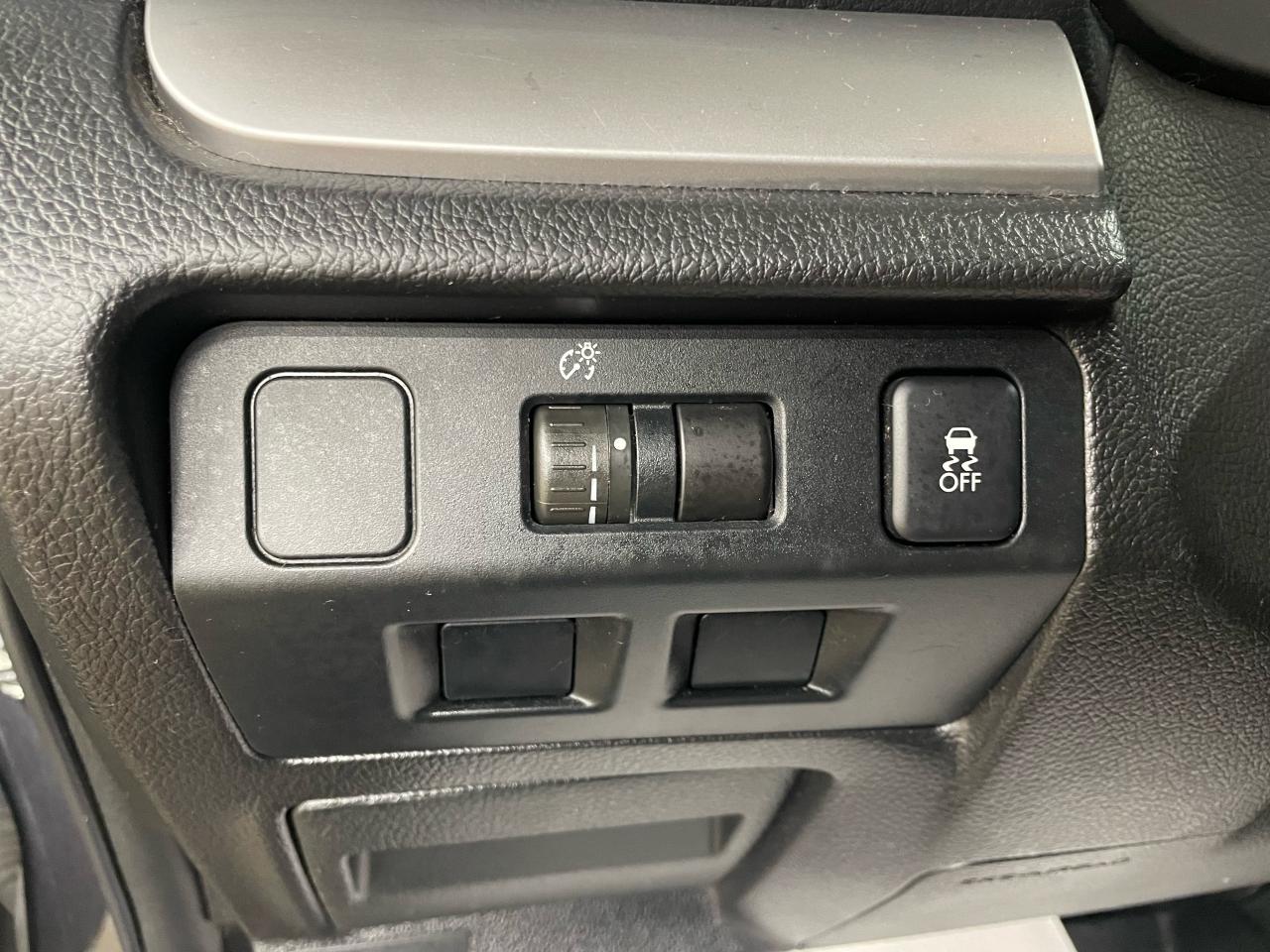 2014 Subaru XV Crosstrek Limited Photo35