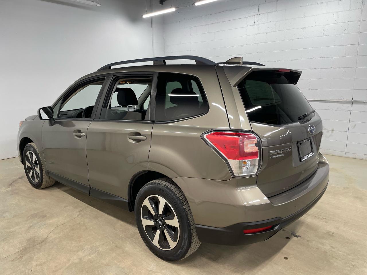 2017 Subaru Forester i Touring Photo7