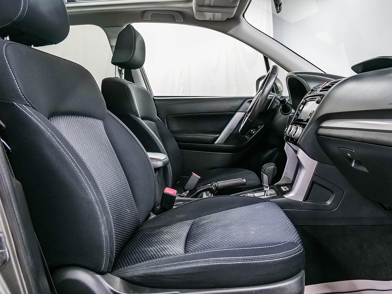 2017 Subaru Forester i Touring | CLEAN CARFAX | AWD | PANORAMIC SUNROOF Photo14