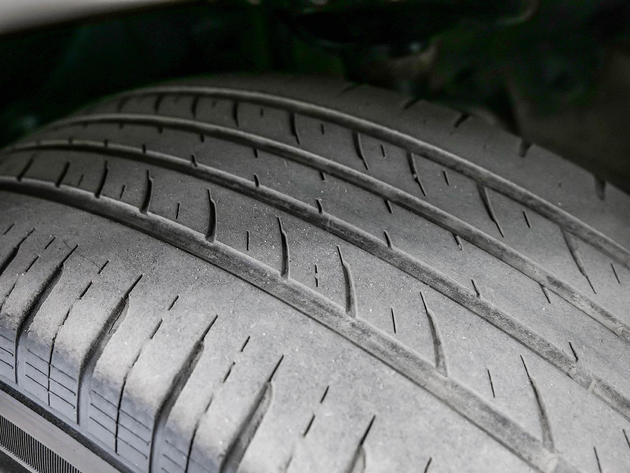 2017 Subaru Forester i Touring | CLEAN CARFAX | AWD | PANORAMIC SUNROOF Photo12