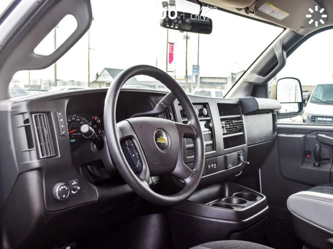 2024 Chevrolet Express Cargo Van RWD 2500 135" Backup Camera Air condition Photo