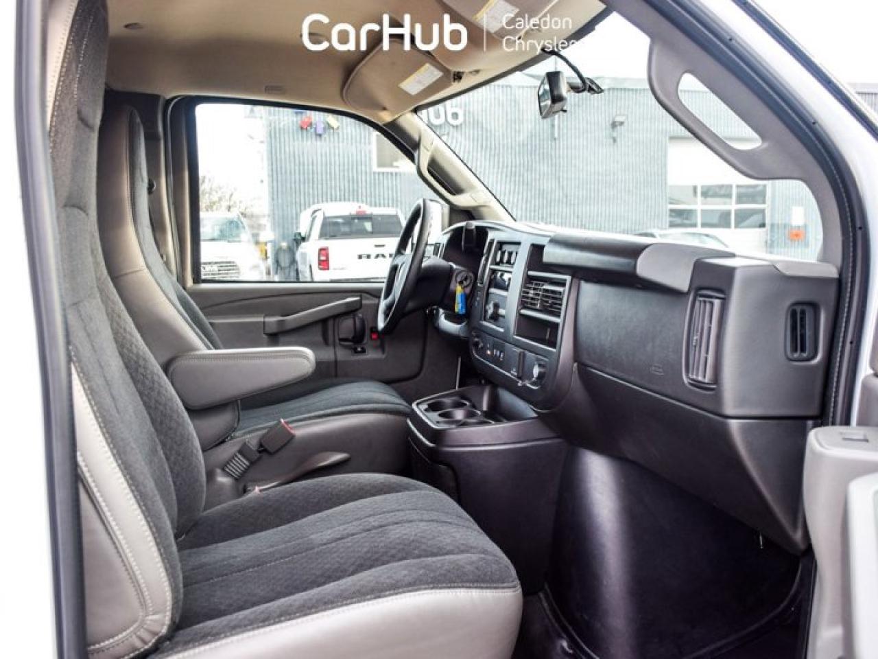 2024 Chevrolet Express Cargo Van RWD 2500 135" Backup Camera Air condition Photo