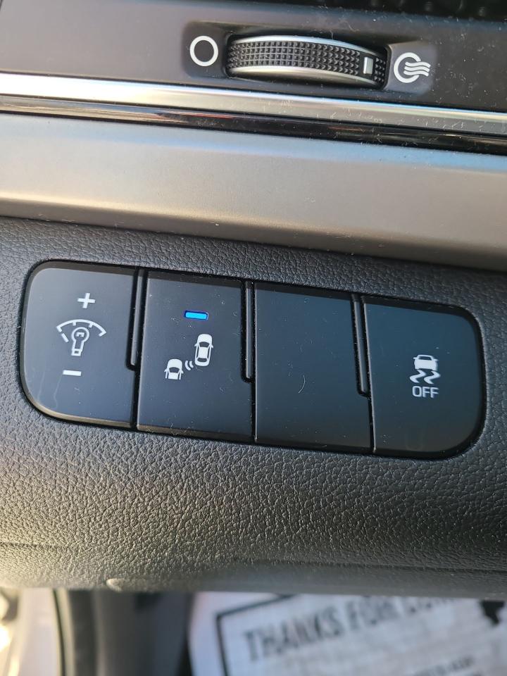 2017 Hyundai Elantra Limited - Photo #9