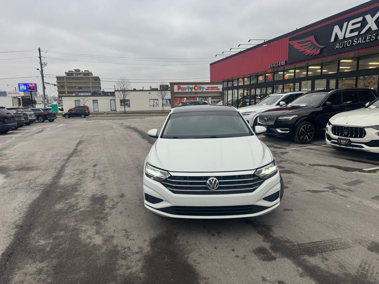 2019 Volkswagen Jetta HIGHLINE LEATHER PAN/ROOF A/CARPLAY B/SPOT CAMERA Photo3