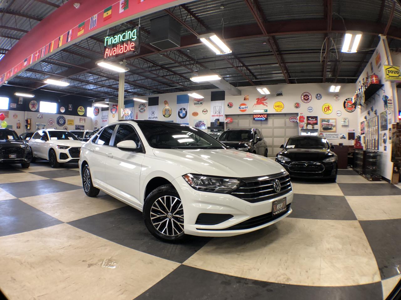 2019 Volkswagen Jetta HIGHLINE LEATHER PAN/ROOF A/CARPLAY B/SPOT CAMERA