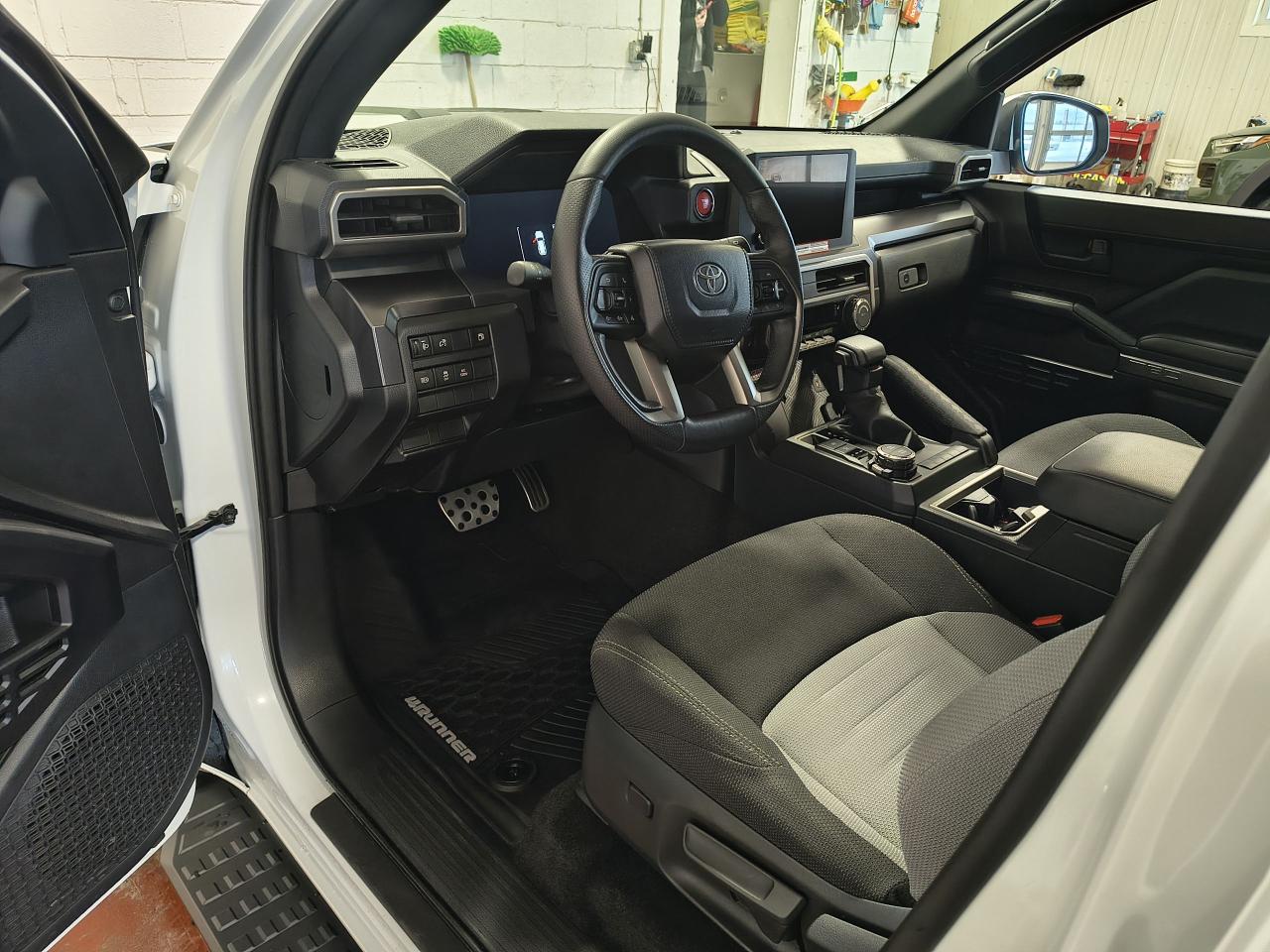 2025 Toyota 4Runner TRD Sport 4x4 Photo0