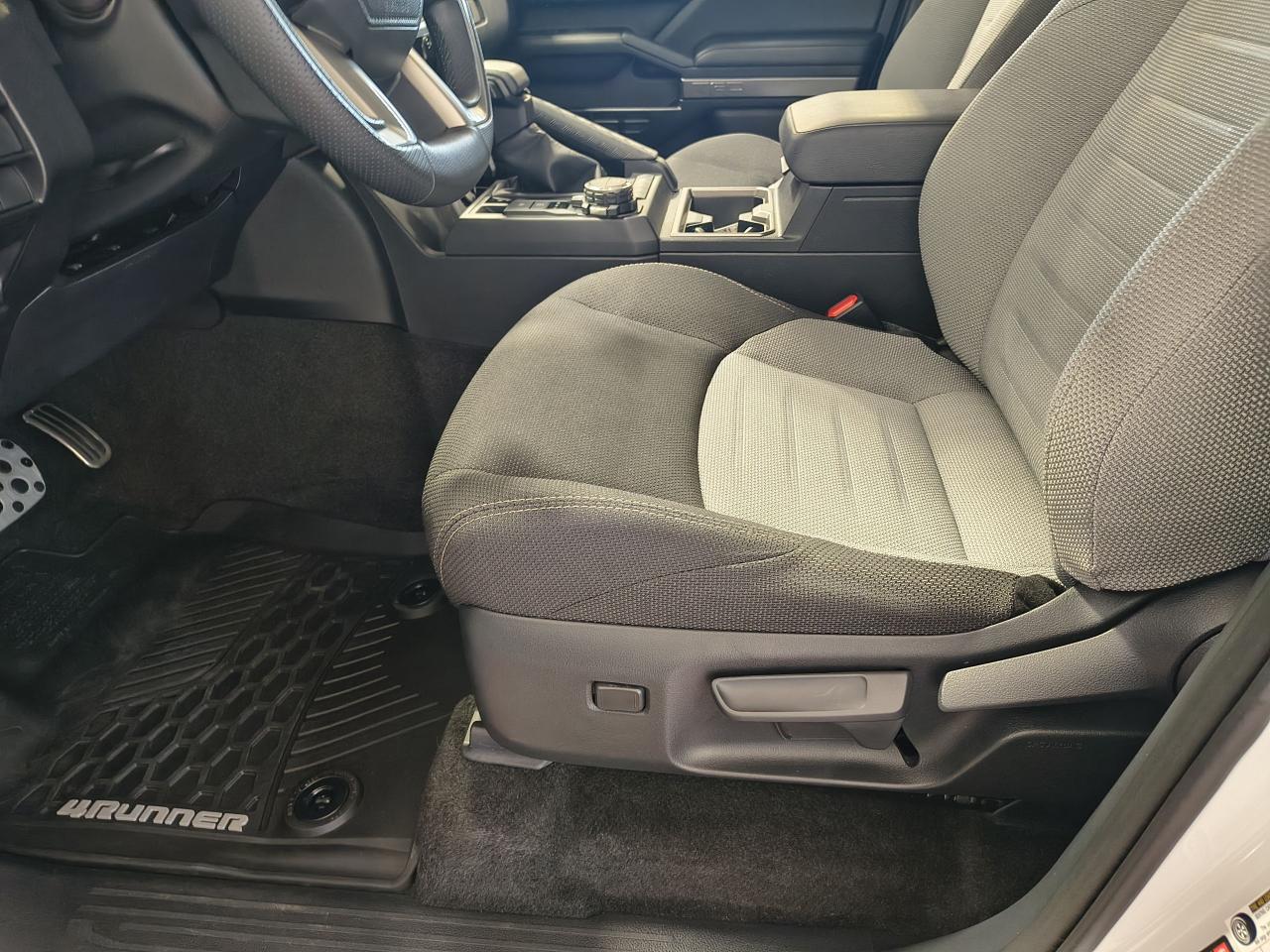 2025 Toyota 4Runner TRD Sport 4x4 Photo0