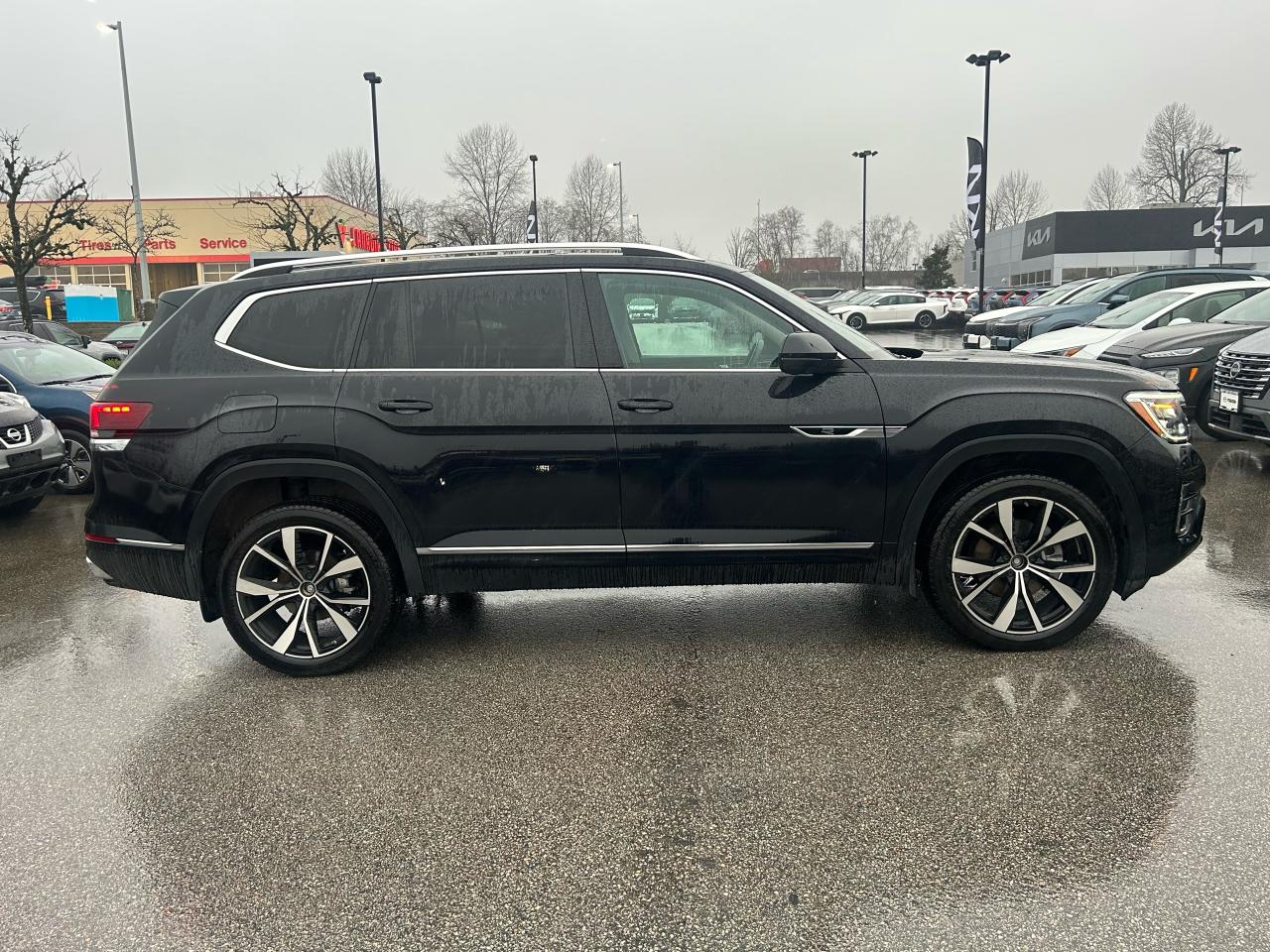 2024 Volkswagen Atlas EXECLINE - Photo #5