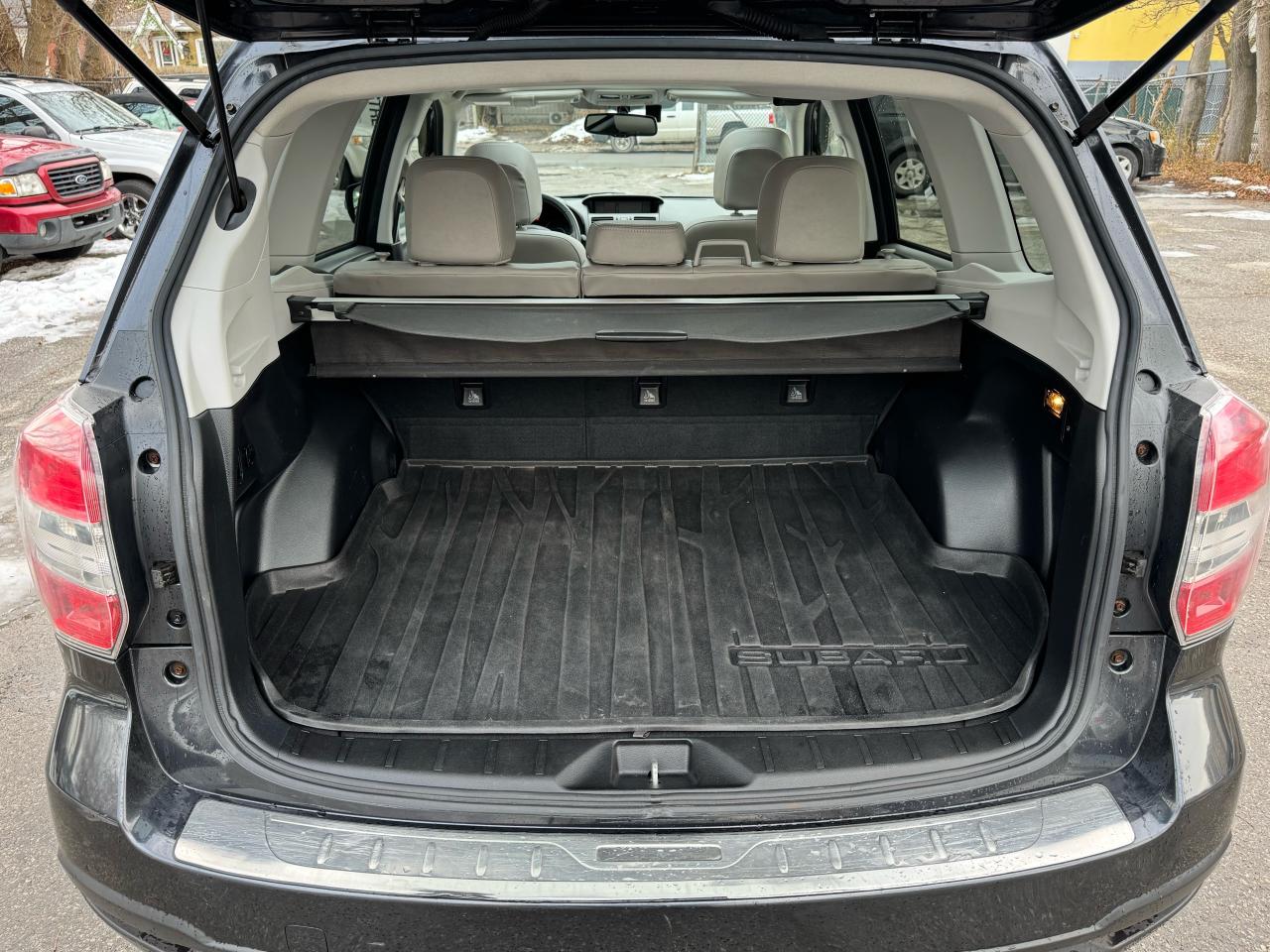 2015 Subaru Forester i Limited w/Tech Pkg Photo