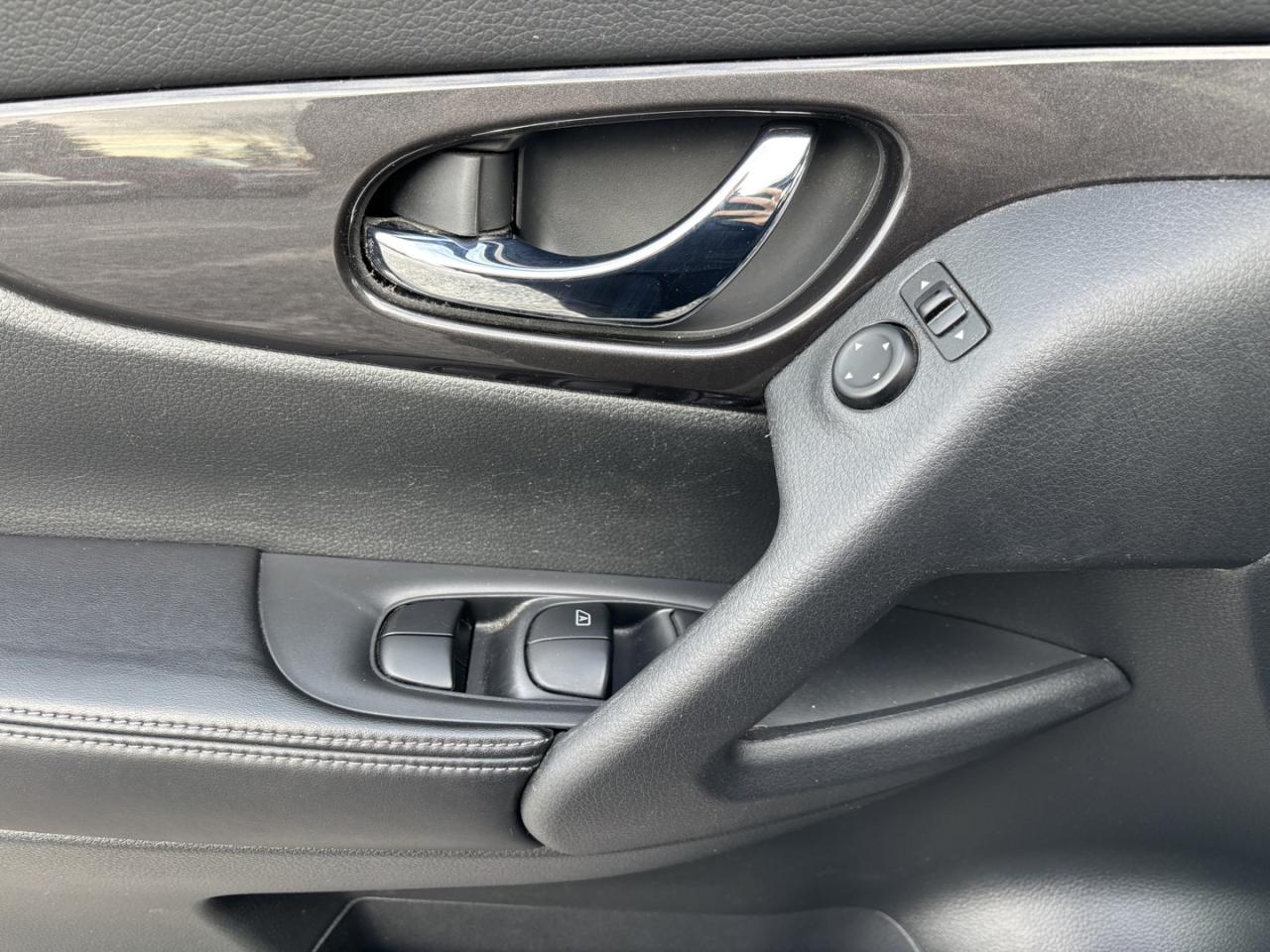 2019 Nissan Rogue S ~NO ACCIDENTS~1 OWNER~CLEAN TITLE~ Photo