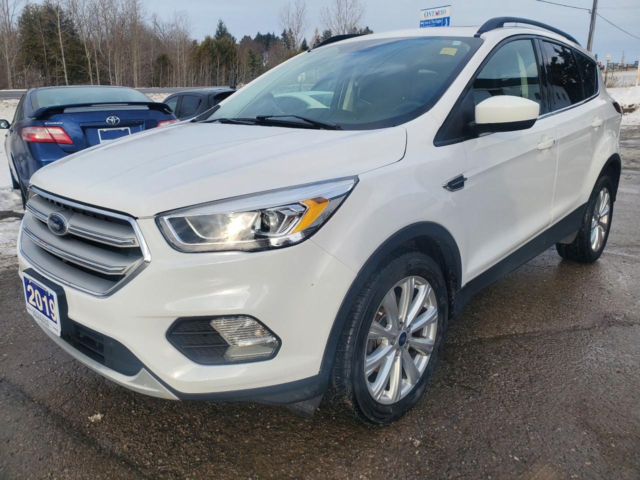 2019 Ford Escape SEL Photo2