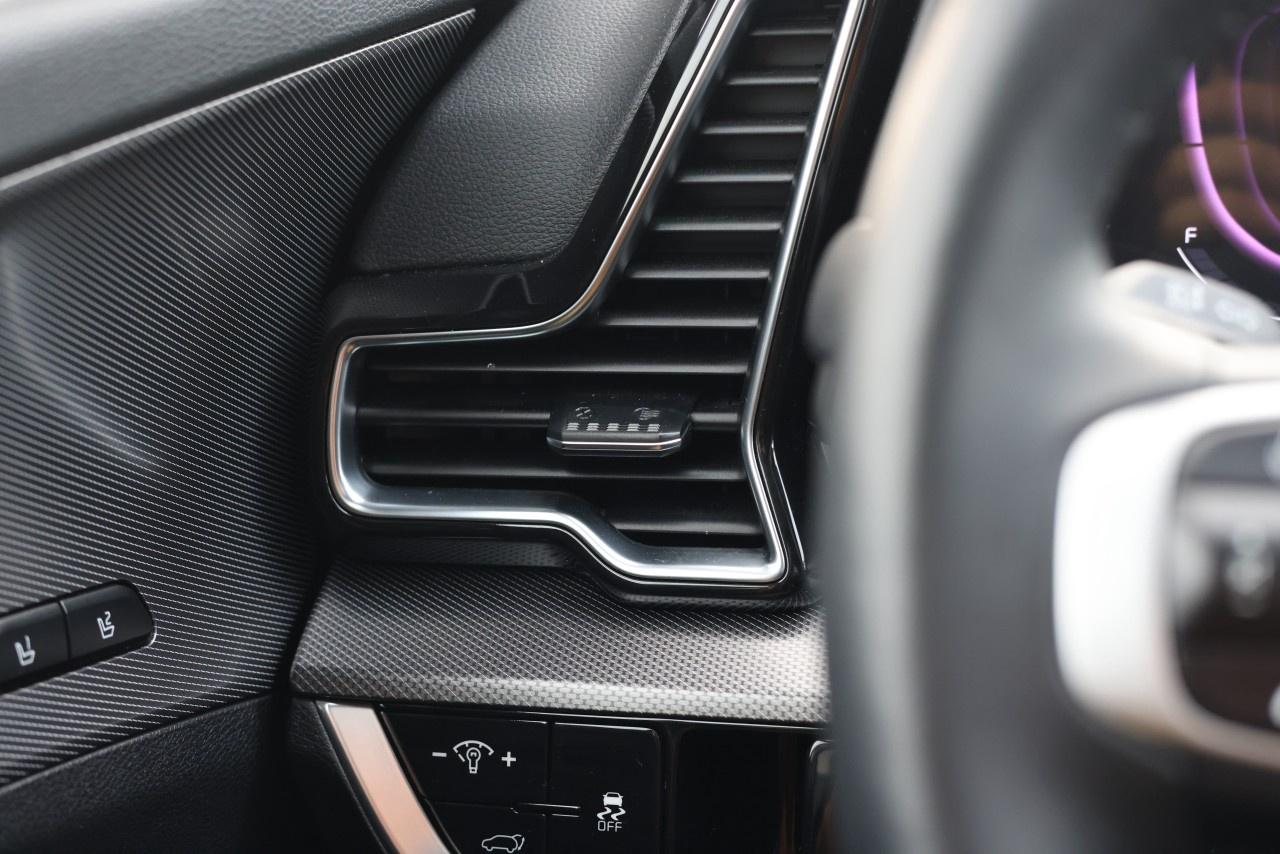 2025 Kia Sportage EX Premium AWD w/Black Interior Photo