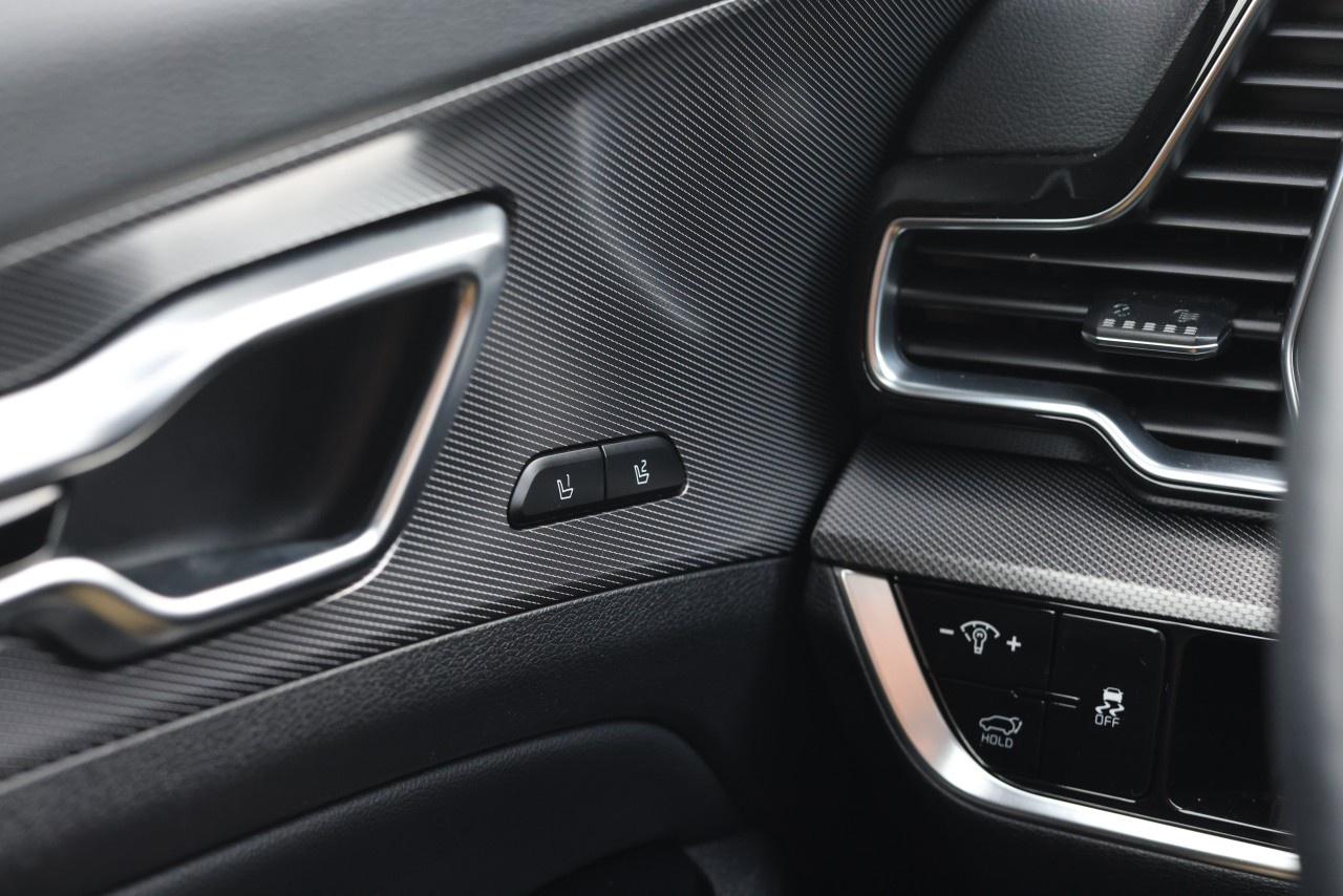 2025 Kia Sportage EX Premium AWD w/Black Interior Photo