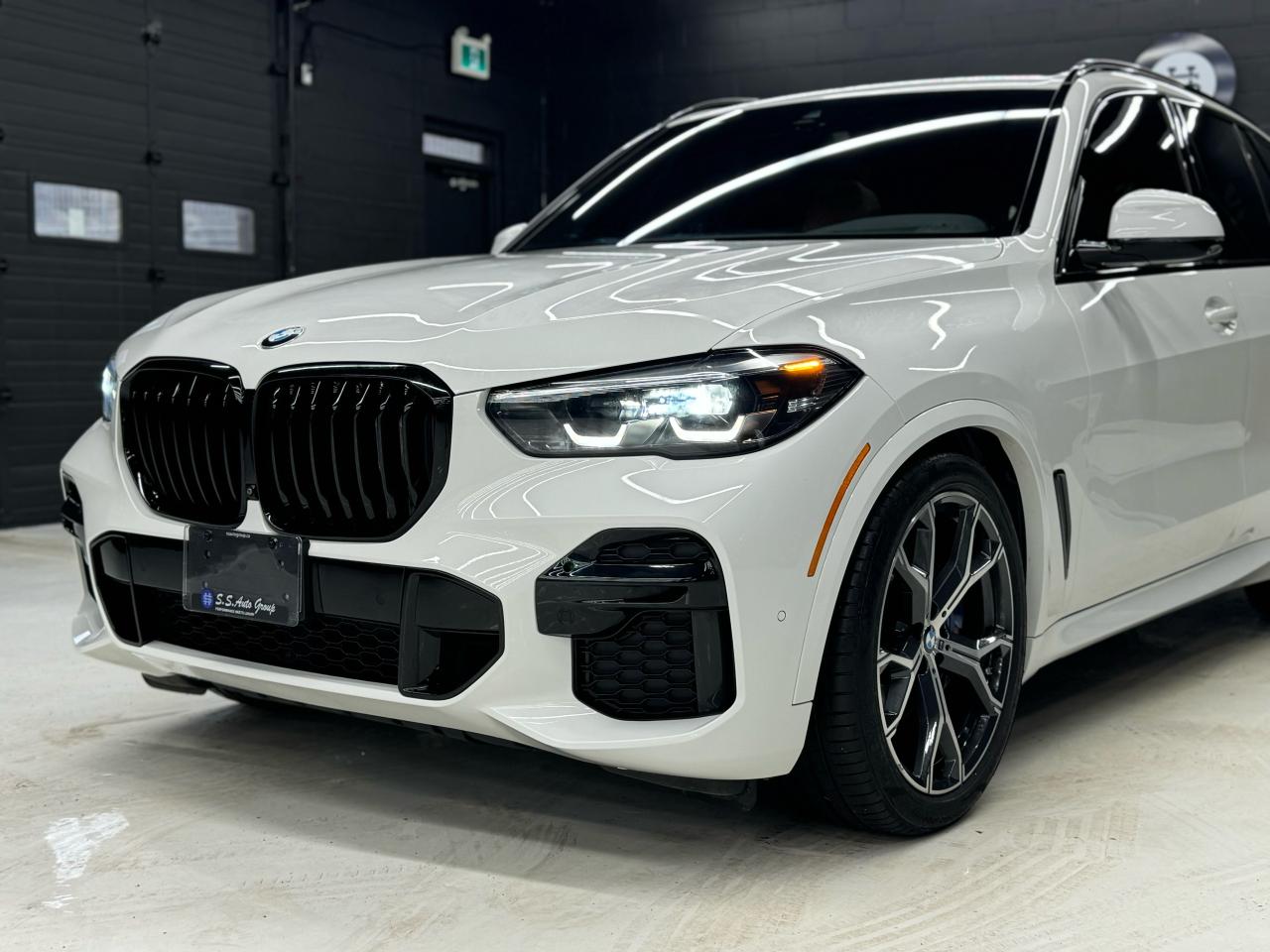 2022 BMW X5 M SPORT|7PASS|SKY LOUNGE|CRYSTAL SHIFT|ONE OWNER| Photo