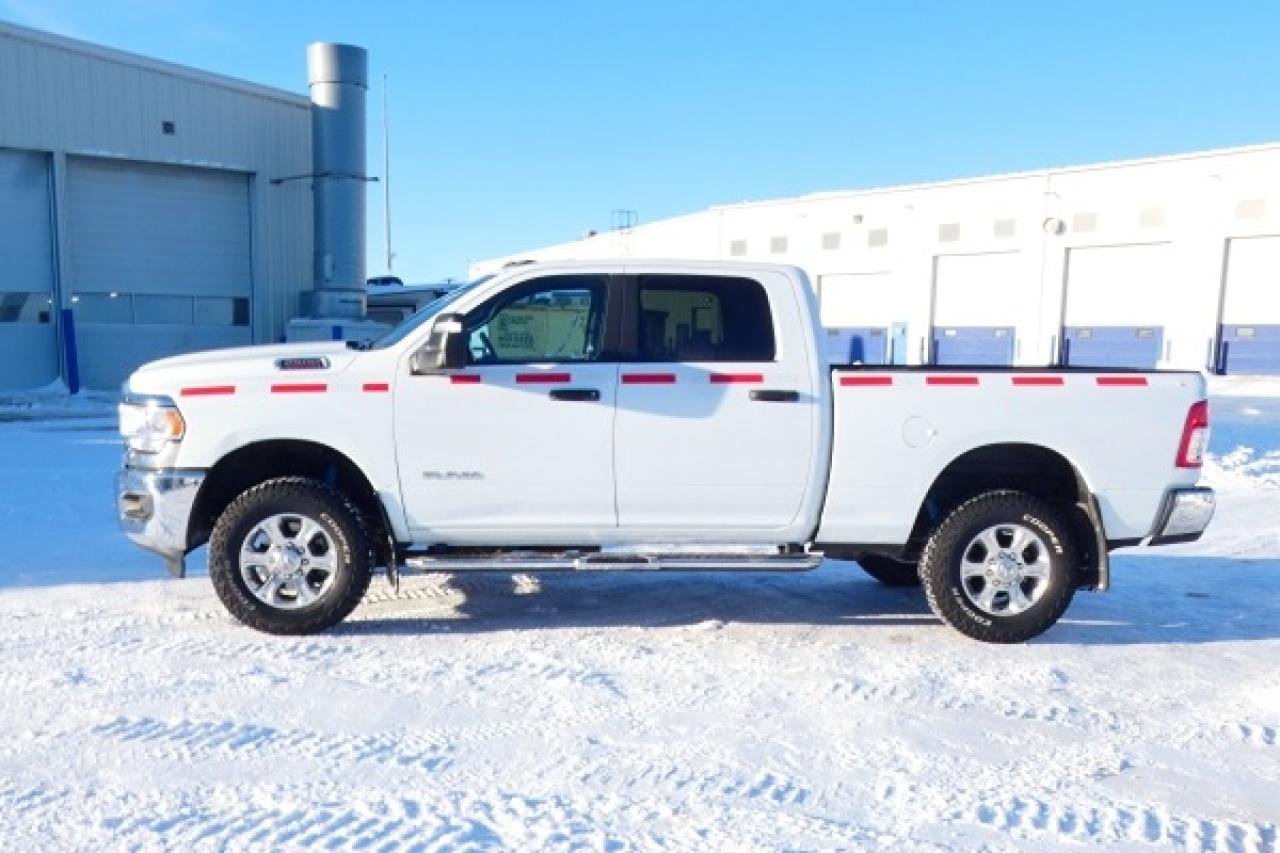 2023 Dodge Ram 2500 Big Horn 4x4 Crew 6'4" Box w/Power cloth, NAV, BUC - Photo #1