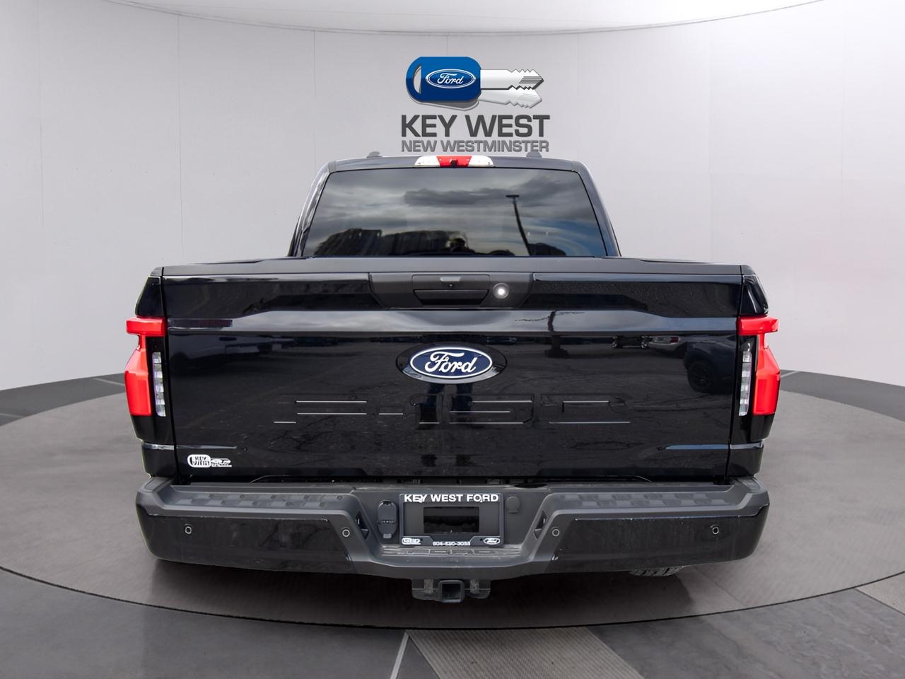 2025 Ford F-150 Lightning XLT 4WD SuperCrew 5.5' Box Photo3