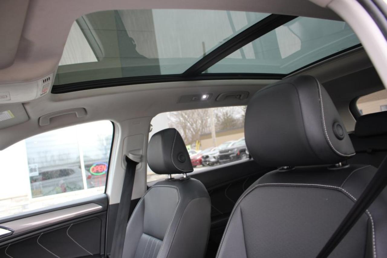 2024 Volkswagen Tiguan COMFORTLINE*AWD*Heated Leather*Moon Roof*CarPlay Photo