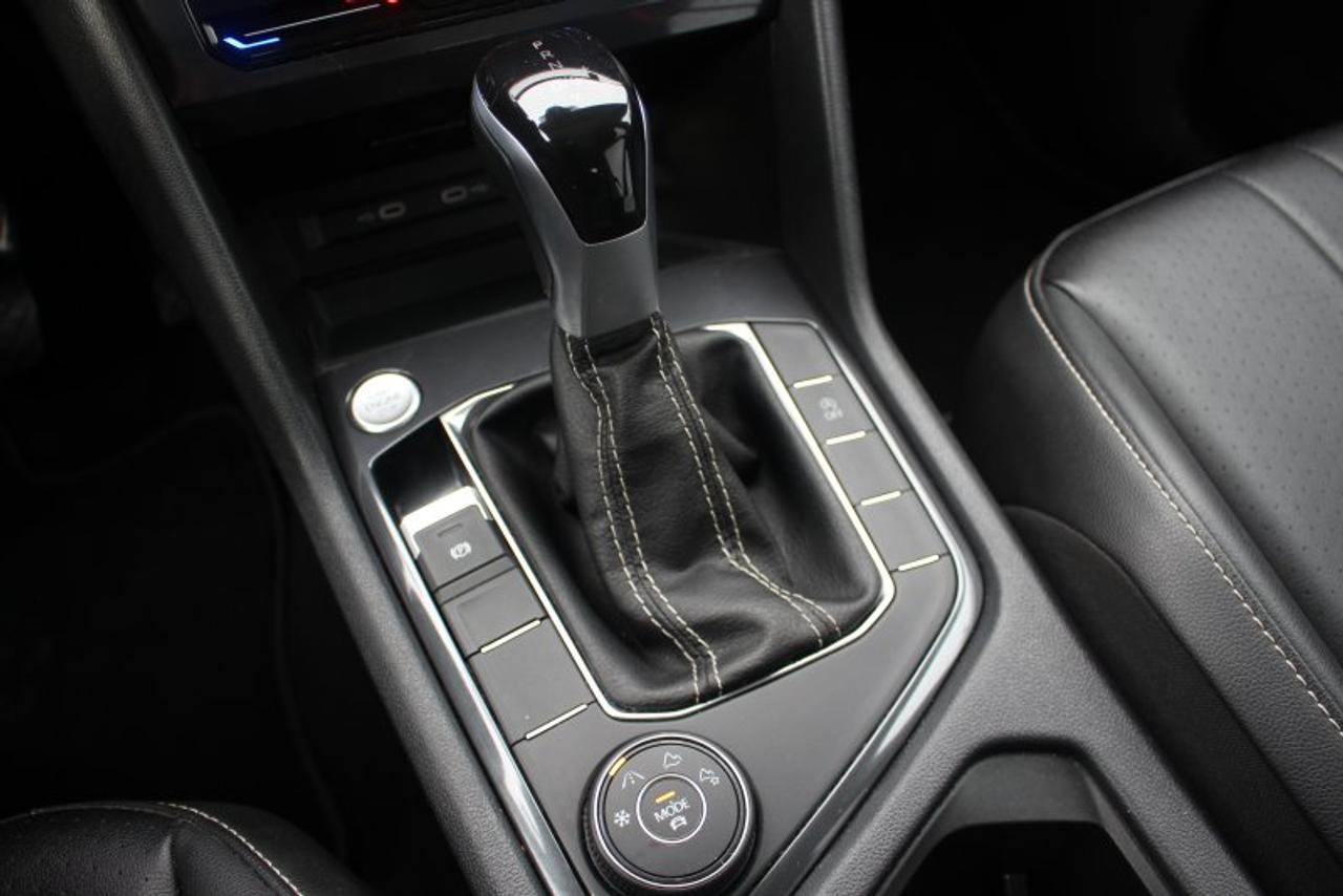 2024 Volkswagen Tiguan COMFORTLINE*AWD*Heated Leather*Moon Roof*CarPlay Photo