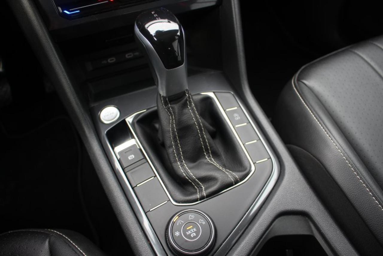 2024 Volkswagen Tiguan COMFORTLINE*AWD*Heated Leather*Moon Roof*CarPlay Photo