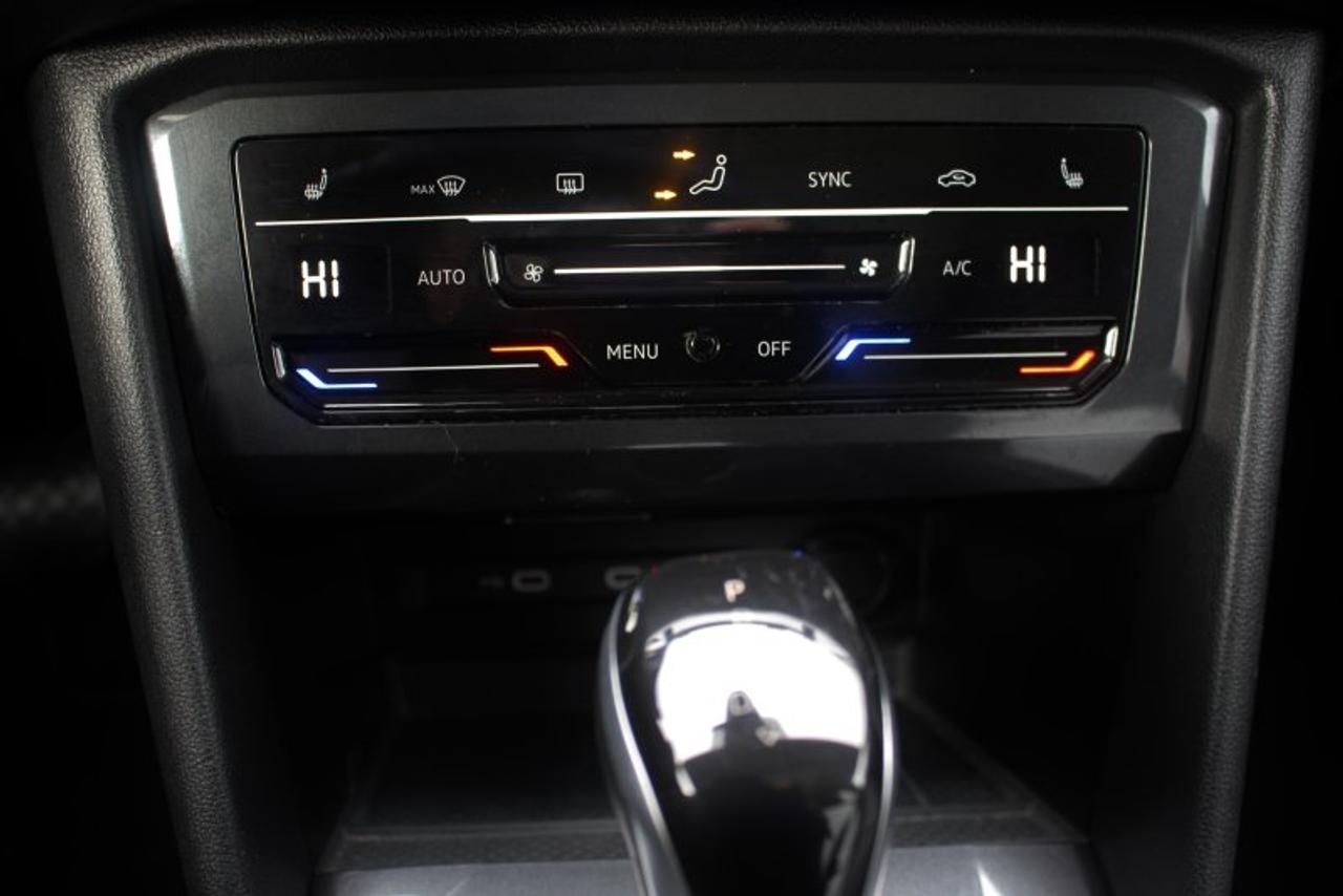 2024 Volkswagen Tiguan COMFORTLINE*AWD*Heated Leather*Moon Roof*CarPlay Photo