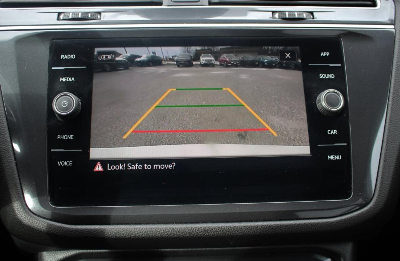 2024 Volkswagen Tiguan COMFORTLINE*AWD*Heated Leather*Moon Roof*CarPlay Photo