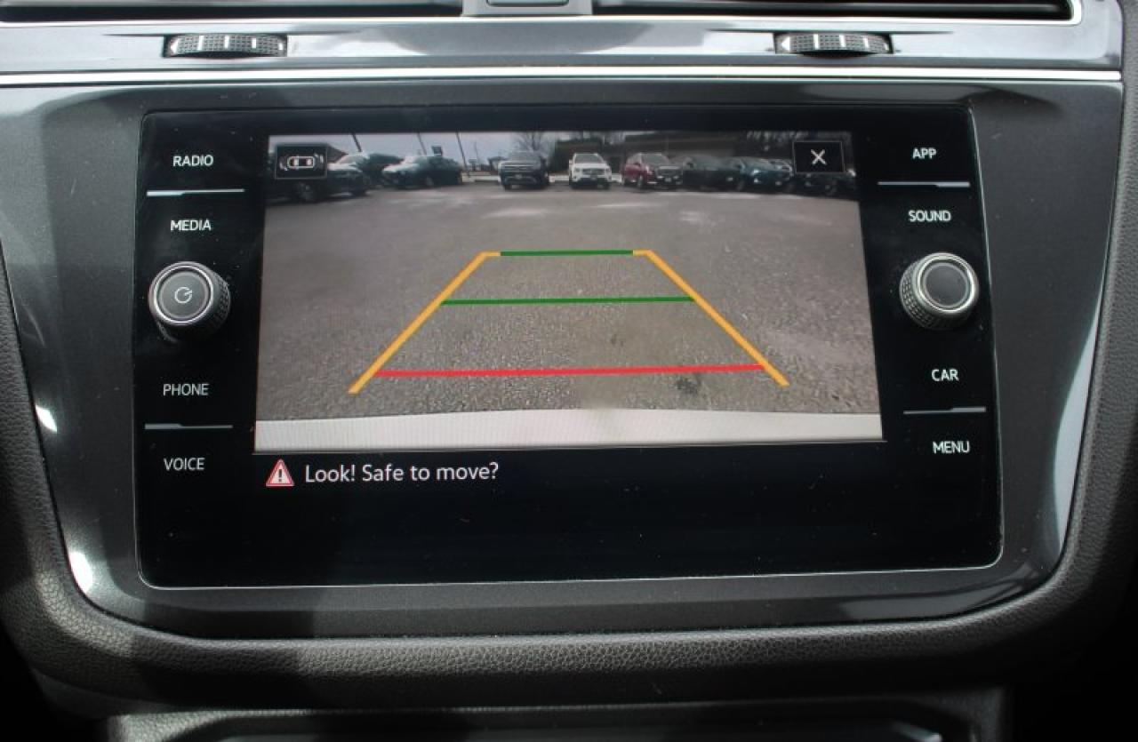 2024 Volkswagen Tiguan COMFORTLINE*AWD*Heated Leather*Moon Roof*CarPlay Photo