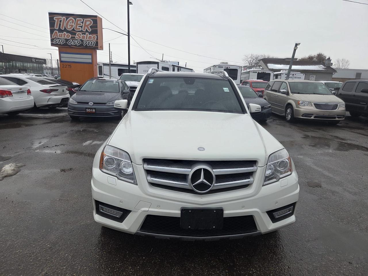 2012 Mercedes-Benz GLK-Class GLK 350, LOW KMS, AWD, ONLY 111KMS, CERTIFIED Photo