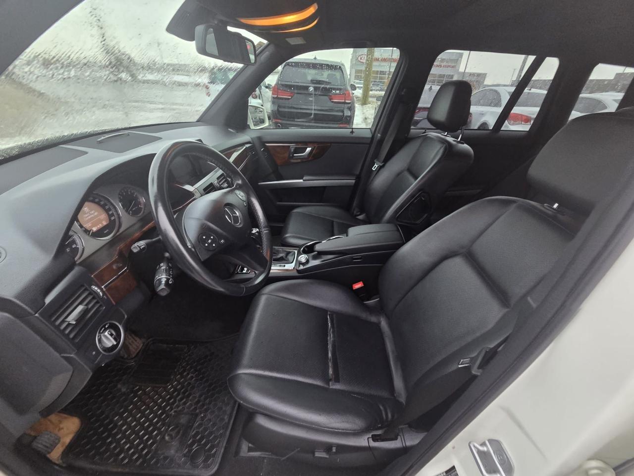 2012 Mercedes-Benz GLK-Class GLK 350, LOW KMS, AWD, ONLY 111KMS, CERTIFIED Photo