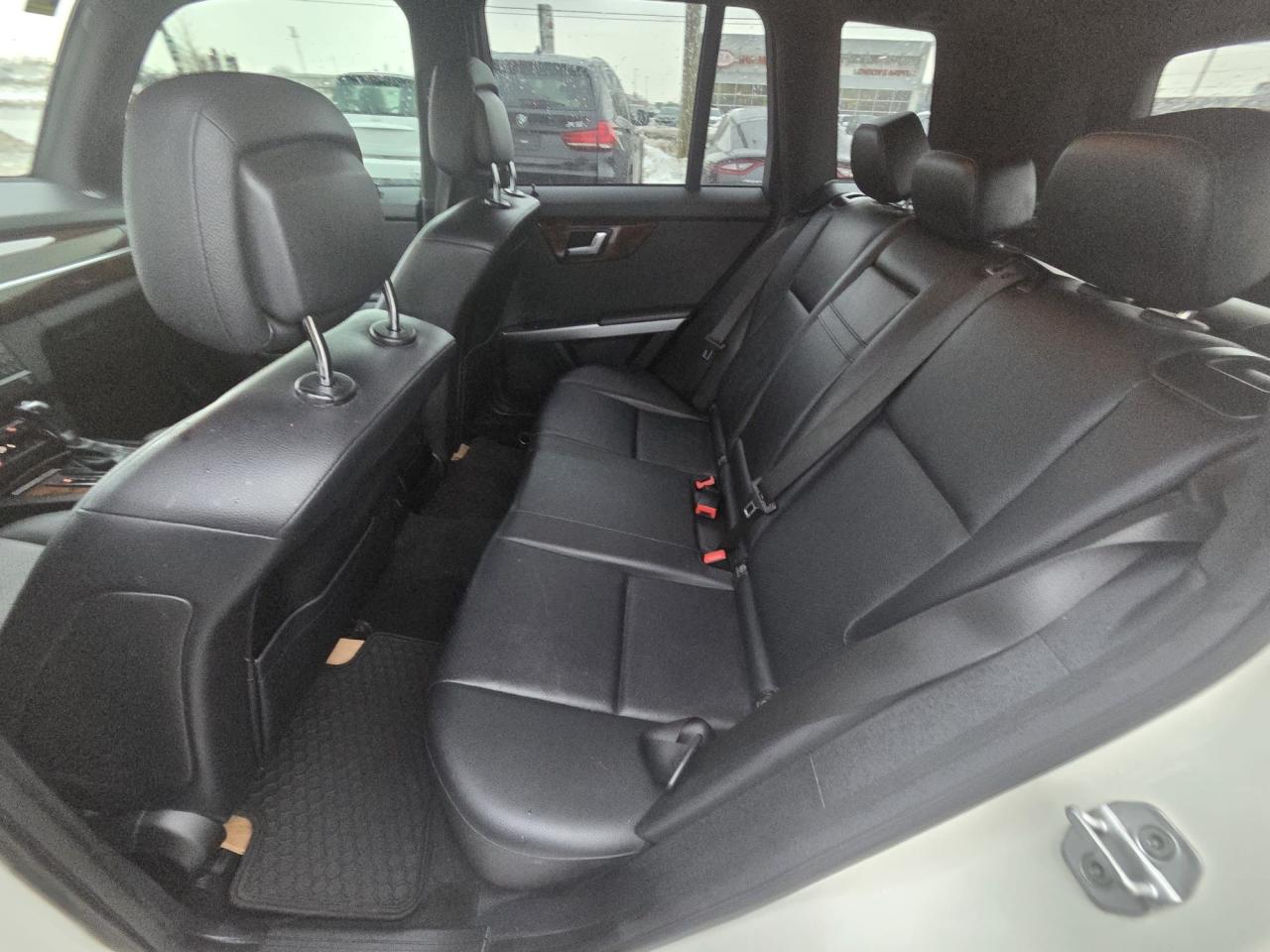 2012 Mercedes-Benz GLK-Class GLK 350, LOW KMS, AWD, ONLY 111KMS, CERTIFIED Photo