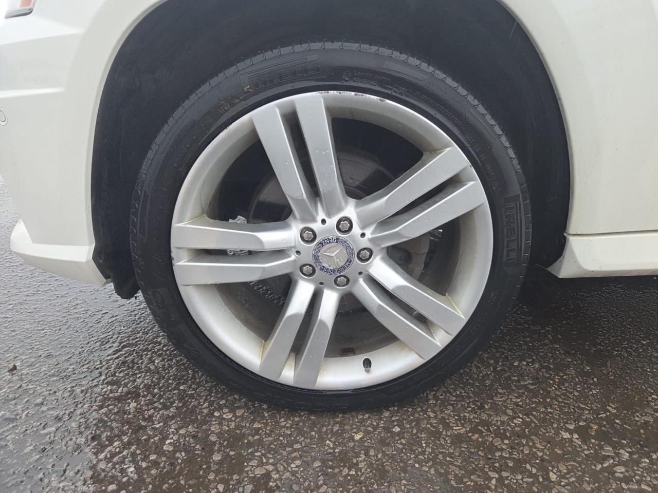 2012 Mercedes-Benz GLK-Class GLK 350, LOW KMS, AWD, ONLY 111KMS, CERTIFIED Photo