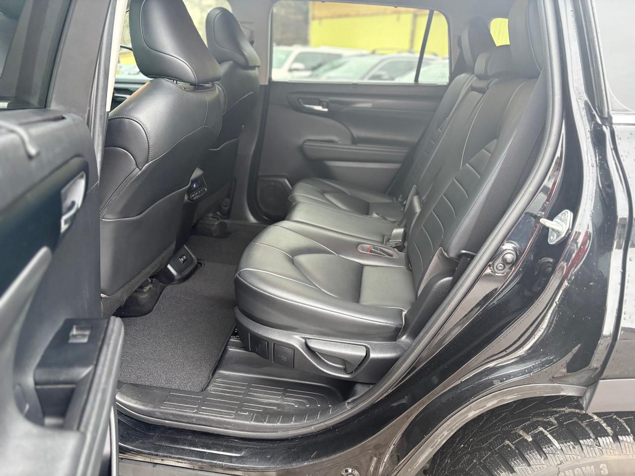 2020 Toyota Highlander XLE,AWD,8 PASSENGER,SAFETY+WRRANTY INCLUDED Photo