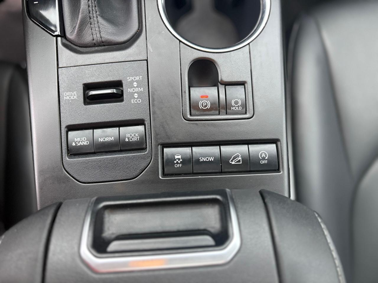 2020 Toyota Highlander XLE,AWD,8 PASSENGER,SAFETY+WRRANTY INCLUDED Photo