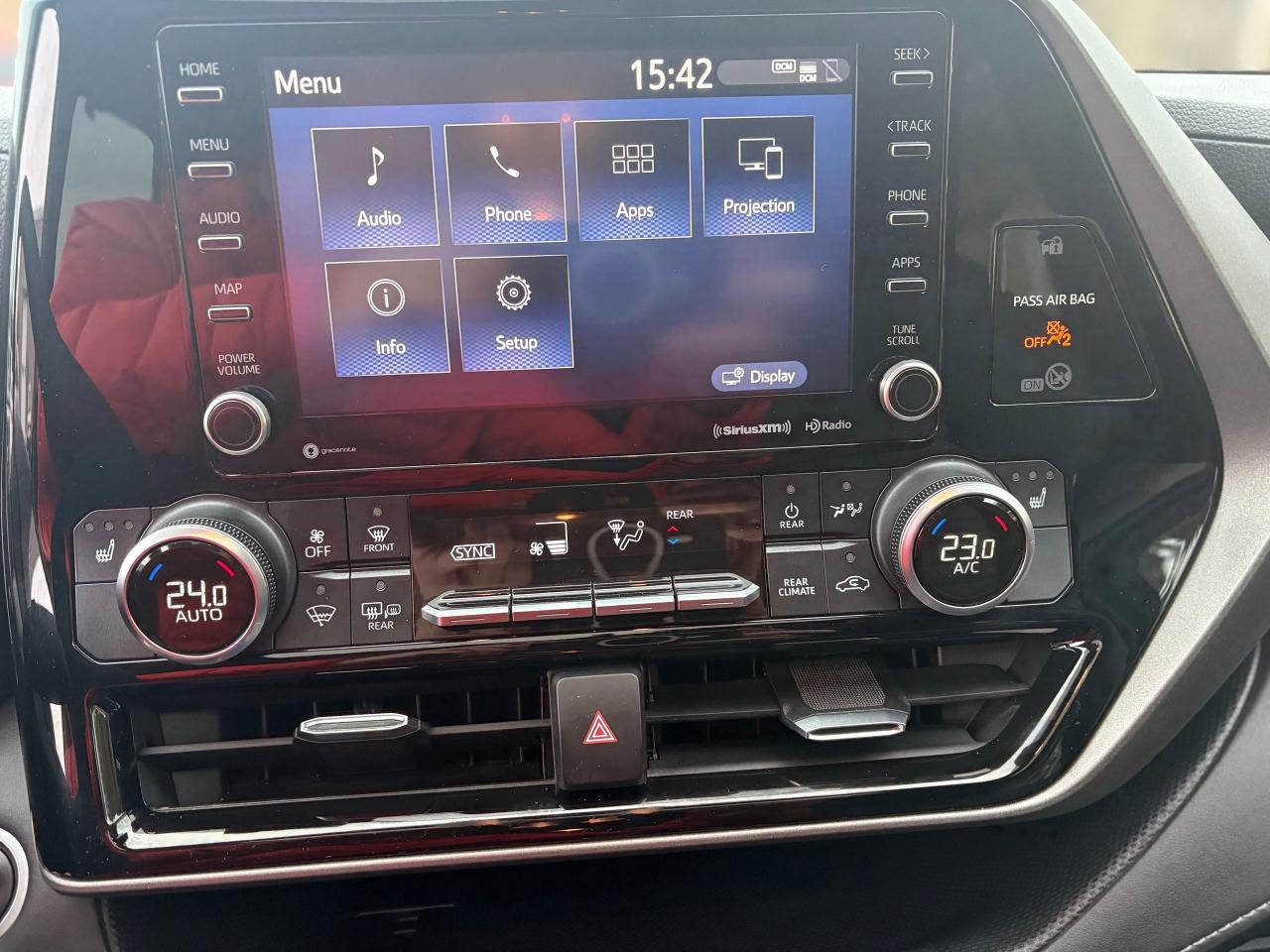 2020 Toyota Highlander XLE,AWD,8 PASSENGER,SAFETY+WRRANTY INCLUDED Photo