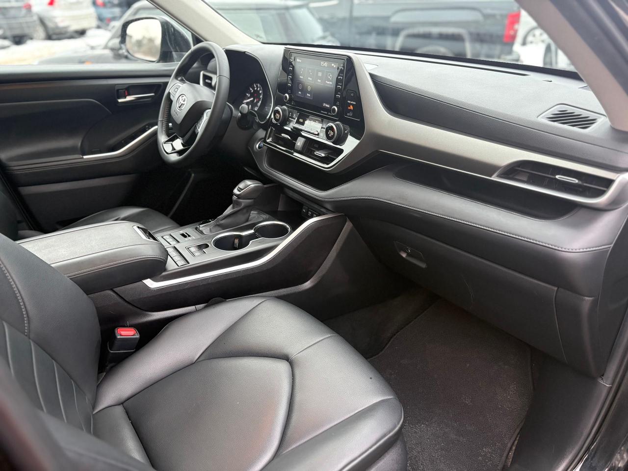 2020 Toyota Highlander XLE,AWD,8 PASSENGER,SAFETY+WRRANTY INCLUDED Photo