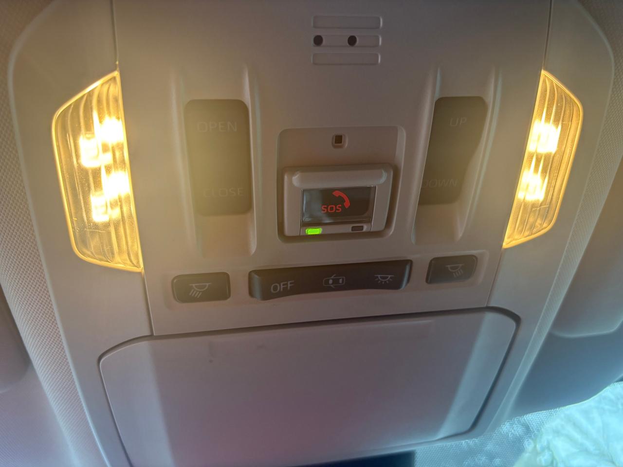 2020 Toyota Highlander XLE,AWD,8 PASSENGER,SAFETY+WRRANTY INCLUDED Photo